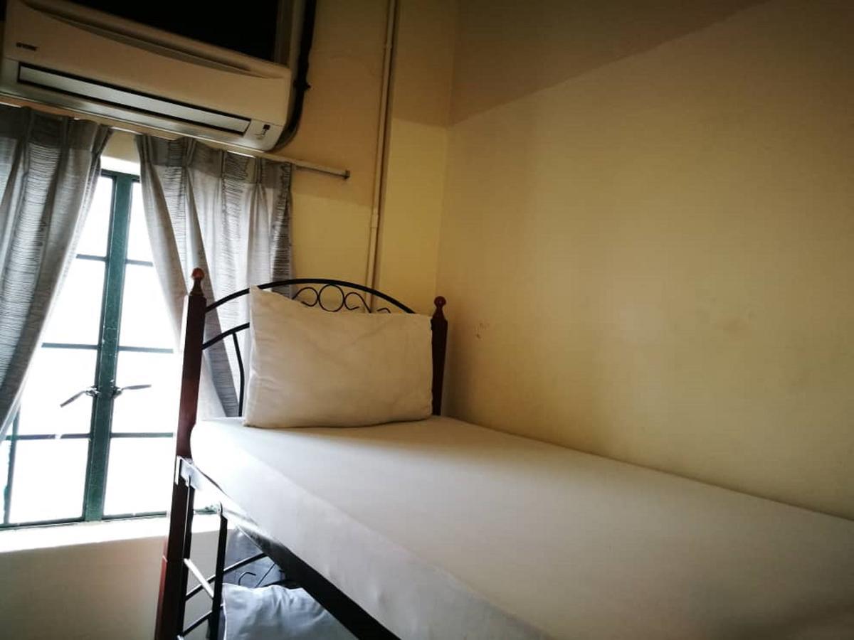 Grocer'S Inn Backpackers Guesthouse กัวลาลัมเปอร์ ภายนอก รูปภาพ
