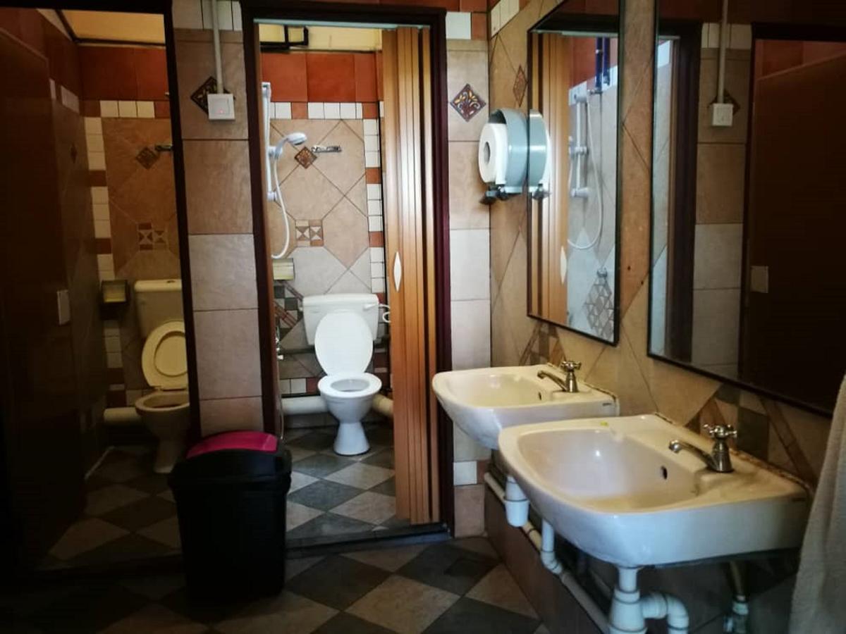 Grocer'S Inn Backpackers Guesthouse กัวลาลัมเปอร์ ภายนอก รูปภาพ
