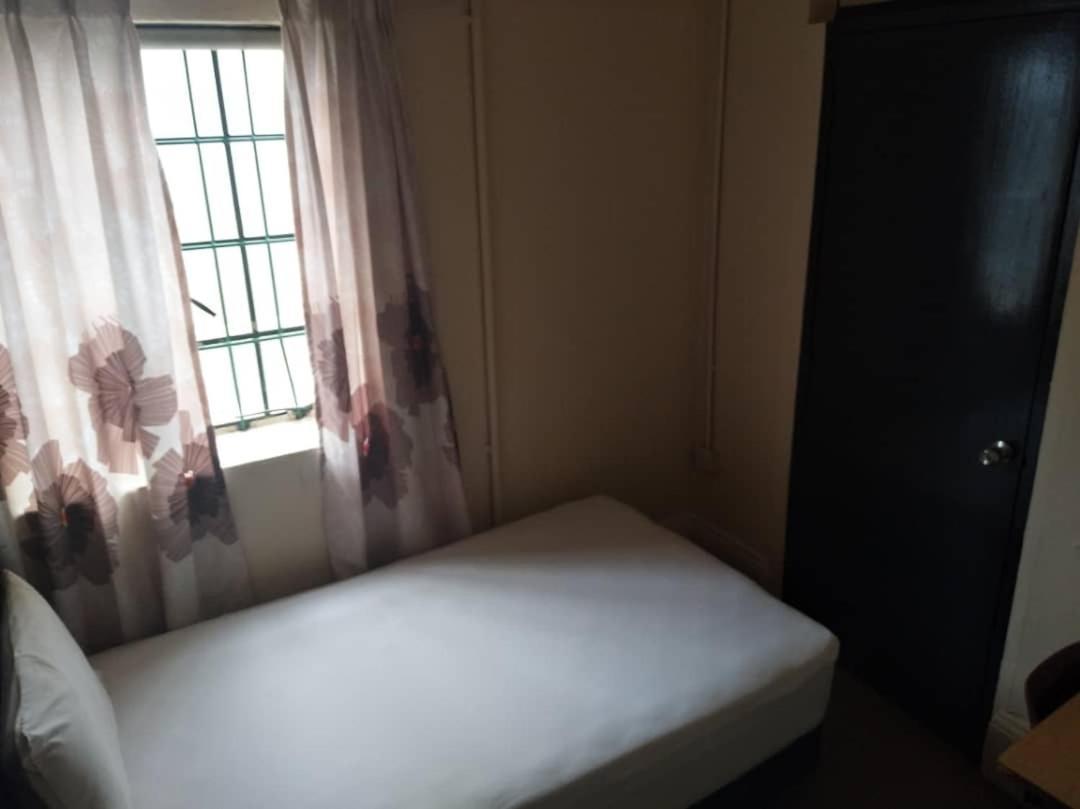 Grocer'S Inn Backpackers Guesthouse กัวลาลัมเปอร์ ภายนอก รูปภาพ